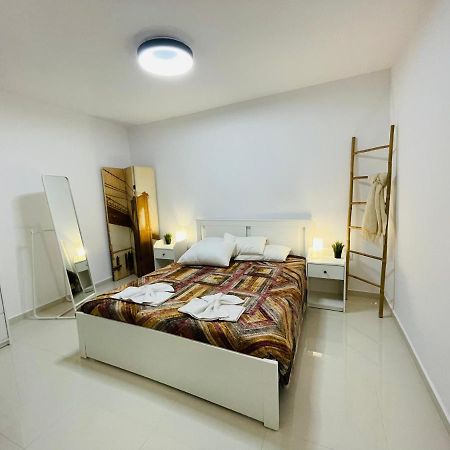 Haris White Apartment Roussospítion Zewnętrze zdjęcie