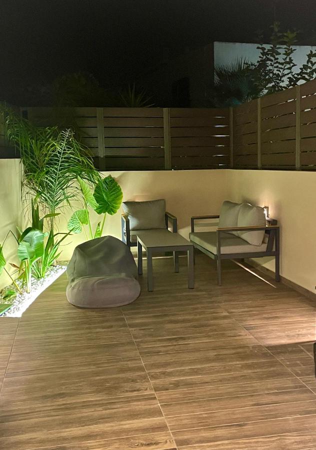 Haris White Apartment Roussospítion Zewnętrze zdjęcie