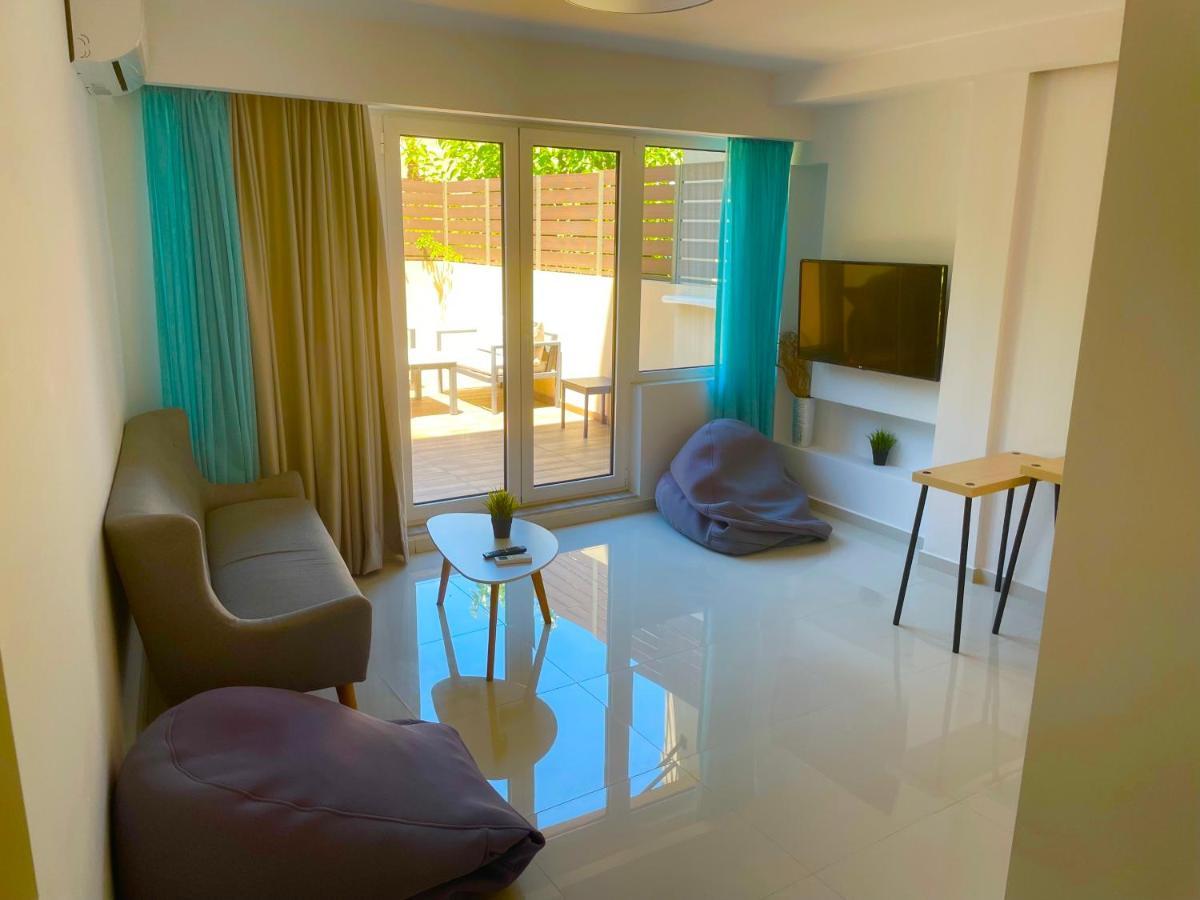 Haris White Apartment Roussospítion Zewnętrze zdjęcie