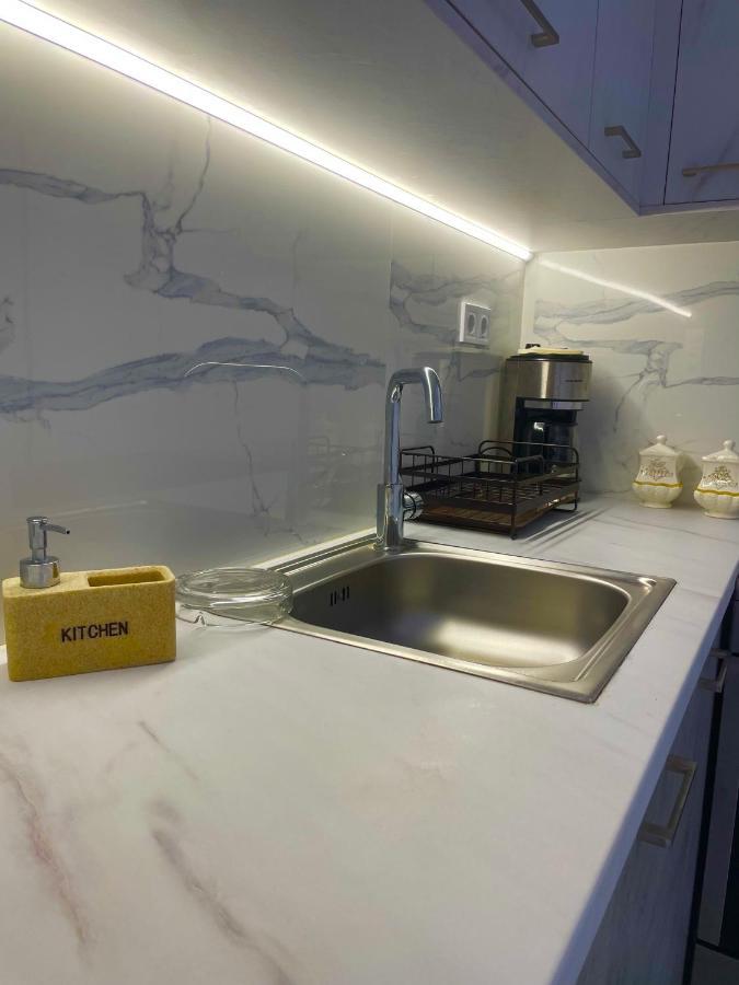 Haris White Apartment Roussospítion Zewnętrze zdjęcie