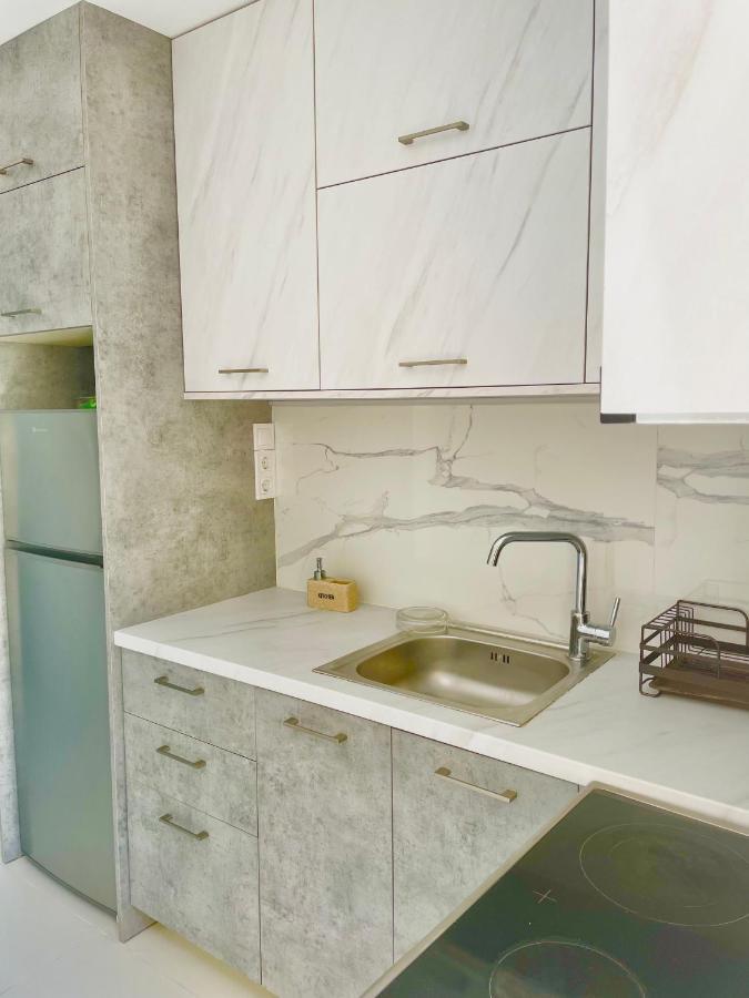 Haris White Apartment Roussospítion Zewnętrze zdjęcie