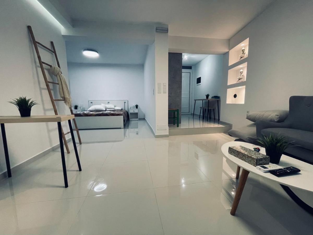 Haris White Apartment Roussospítion Zewnętrze zdjęcie